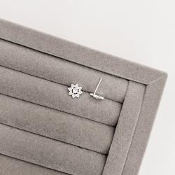 Brinco flor cravejada 10mm