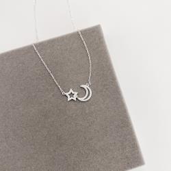 Colar entremeio estrela e lua vazadas cravejadas 20mm 40+5cm