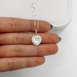 Colar pingente coração madrepérola com cravejado 12mm 45cm