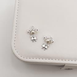 Pingente menina com pérola e zircônia 16mm