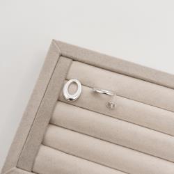 Brinco oval vazado 18mm