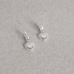 Argola click oval 11mm pingente coração vazado cravejado