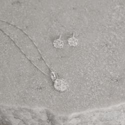 Conjunto brinco e colar flor cravejada 10mm 45cm