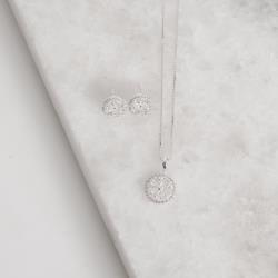 Conjunto brinco e colar medalha vazada flor cravejada 12mm 45cm