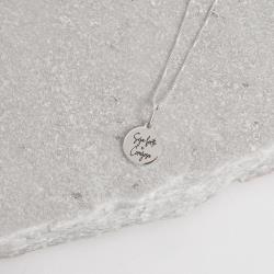 Colar pingente medalha seja forte e corajosa 12mm 40cm