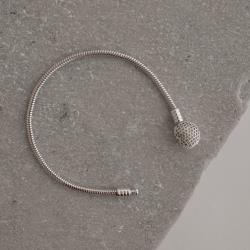 Pulseira para berloques 2.4 fecho coração cravejado