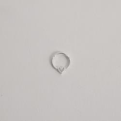 Piercing argola torcida trava com coração cravejado 13mm orelha esquerda