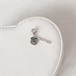 Berloque pingente placa Biomedicina com símbolo e zircônia esmeralda envelhecido