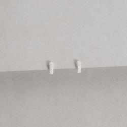 Argola click 9mm cravejada detalhe geométrico