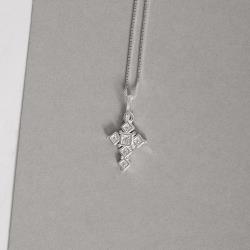 Colar pingente cruz losangos cravejados 15mm 45cm