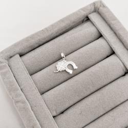 Berloque pingente trevo e ferradura cravejados