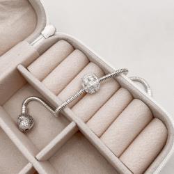 Berloque separador flores cravejadas 11mm