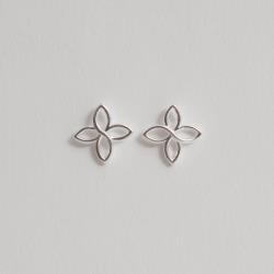 Brinco flor vazada 13mm