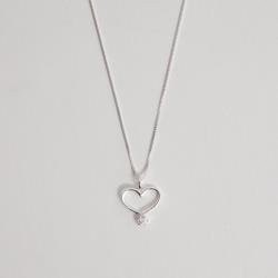Colar pingente coração vazado detalhe zircônia 14mm 45cm