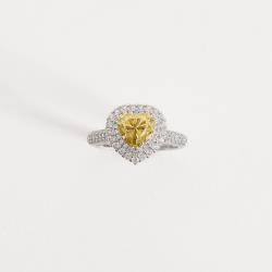 Anel moissanite coração Yellow Fancy 7mm com cravejado ródio