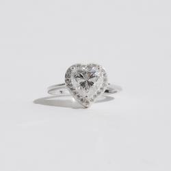 Anel moissanite coração 8mm com cravejado