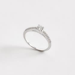 Anel meia aliança com solitário 4mm cristal