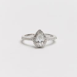 Anel moissanite gota 7x5mm com cravejado ródio