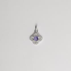 Pingente trevo vazado cravejado com zircônia lilás 11mm
