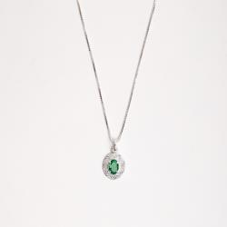 Colar pingente medalha trabalhada 11mm com zircônia oval esmeralda 45cm
