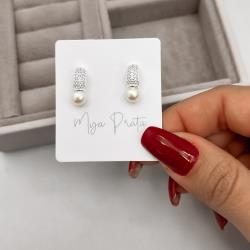 Brinco meia argola cravejada com pérola 15mm tarraxa