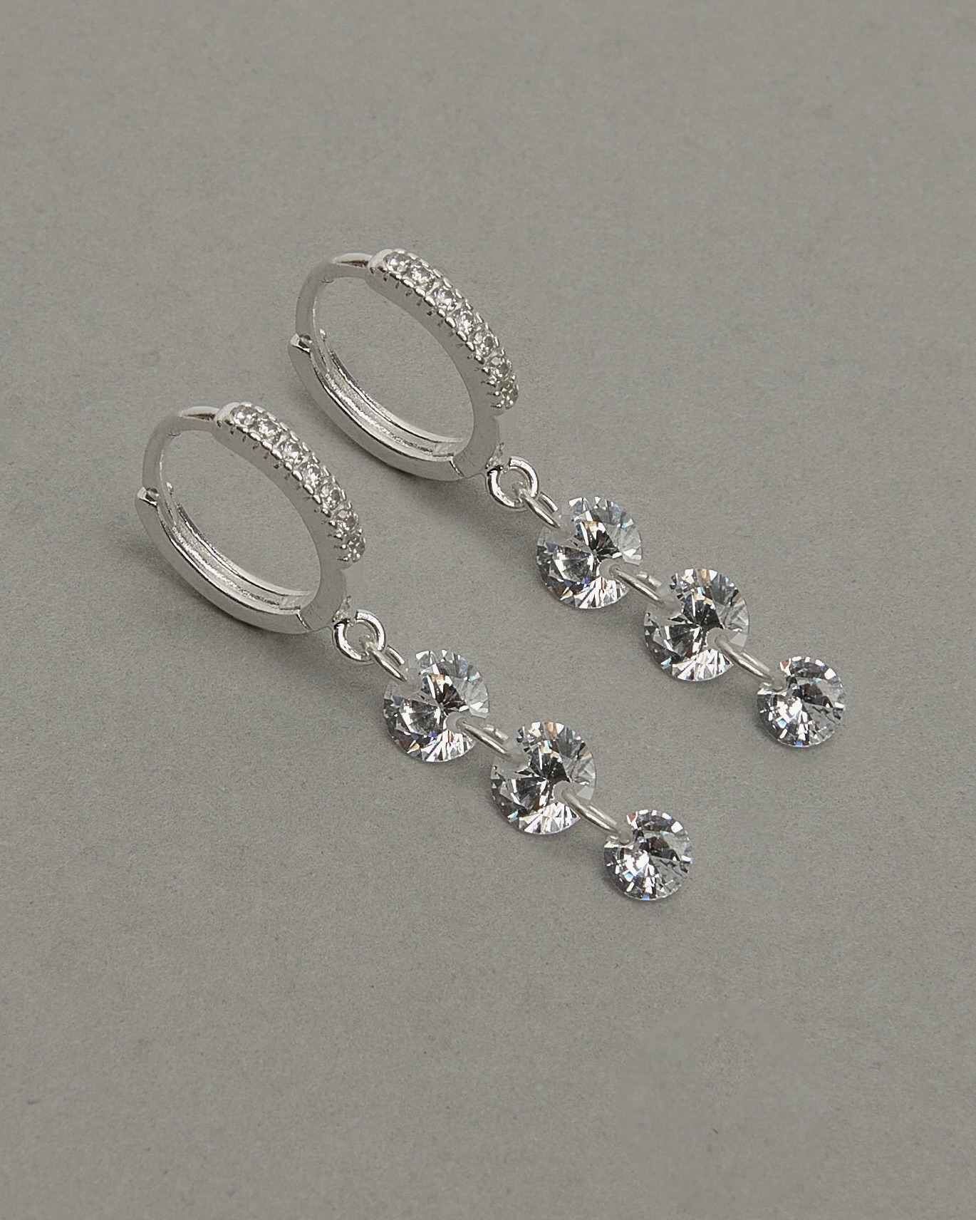 New earrings alert🤞

Argolas para atualizar os clássicos, o brinco de dois moissanites para quem ama um brilho extra e outros modelos que chegaram para renovar o repertório de brincos 💫

Difícil vai ser escolher só um🤍

Já conferiu as novidades?

▫️ Joias em Prata 925 💍 
Compre Online ▫️ www.myaprata.com/nossos-canais 
Visite nossa loja ▫️ Rua 16 de março, 343