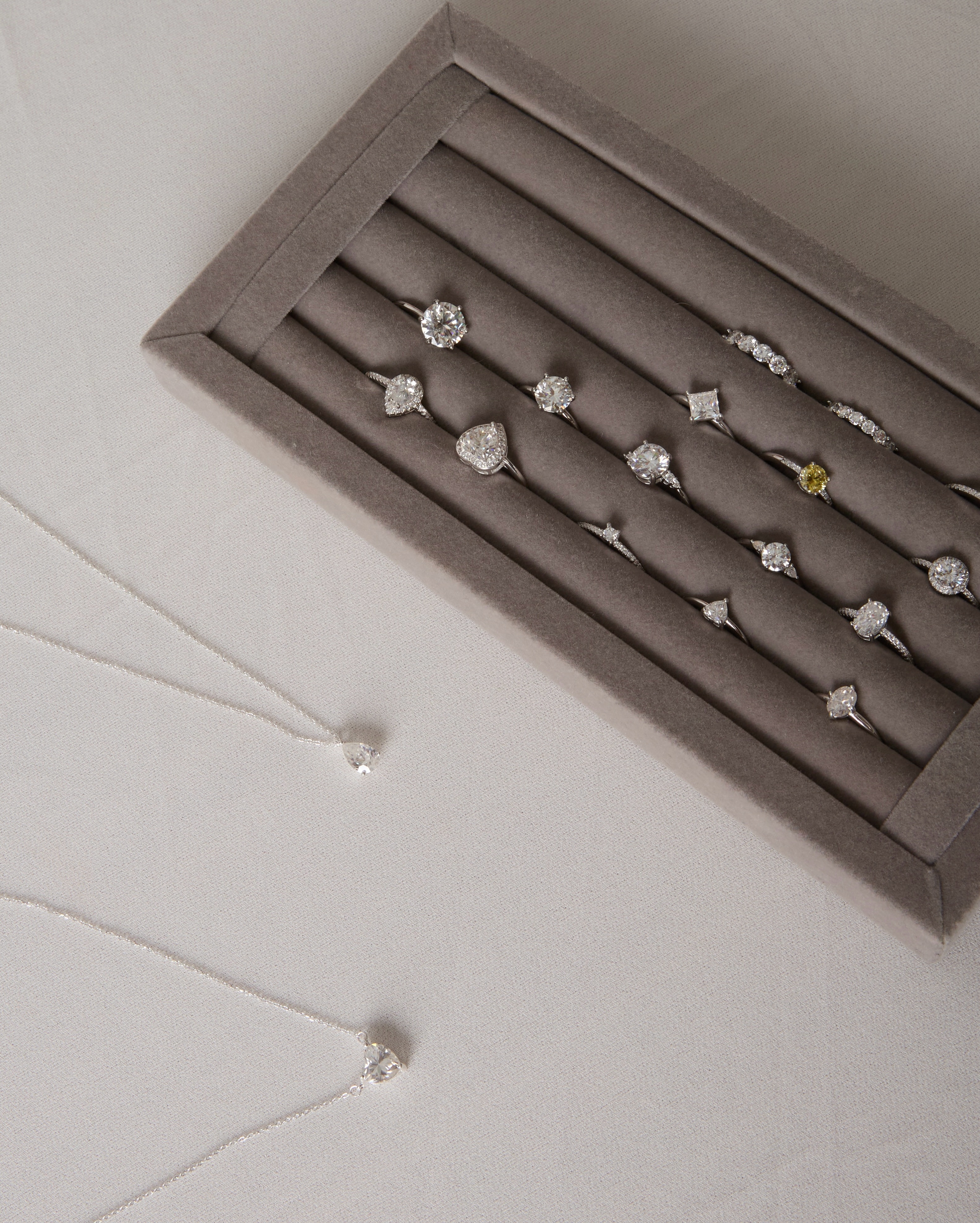 Moissanite kind of mood ✨

Lapidações para todos os estilos, brilho que não passa despercebido e aquele tipo de joia que faz você se apaixonar 🤍

Qual formato é mais a sua cara?

▫️ Joias em Prata 925 💍 
Compre Online ▫️ www.myaprata.com/nossos-canais 
Visite nossa loja ▫️ Rua 16 de março, 343